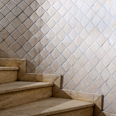 Chiaro Tumbled 2×2 Travertine Mosaic 12×12 (MS00099)