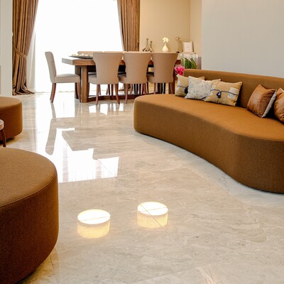 Royal Beige Polished Marble Tile 24×24 (TL16720)