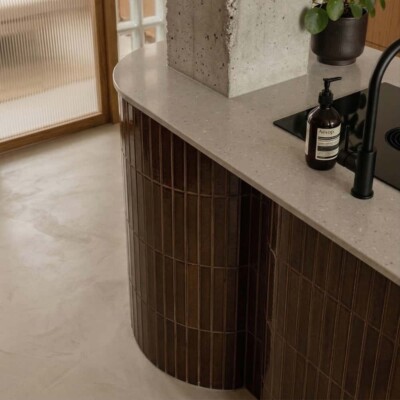 Burnt Caramel Glossy Ceramic Tiles 1 1/2×11 3/8 (TL91521) Room Scene Image