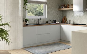 backsplash for white cabinets